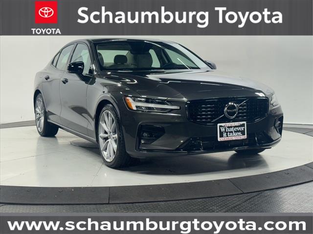 2021 Volvo S60 MOMENTUM