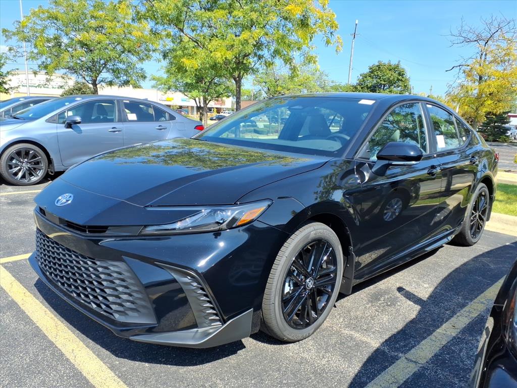 2026 Toyota Camry SE photo 2