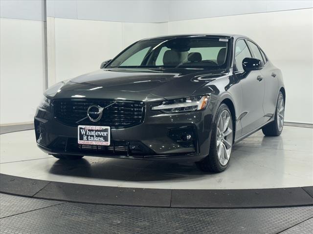 2021 Volvo S60 MOMENTUM