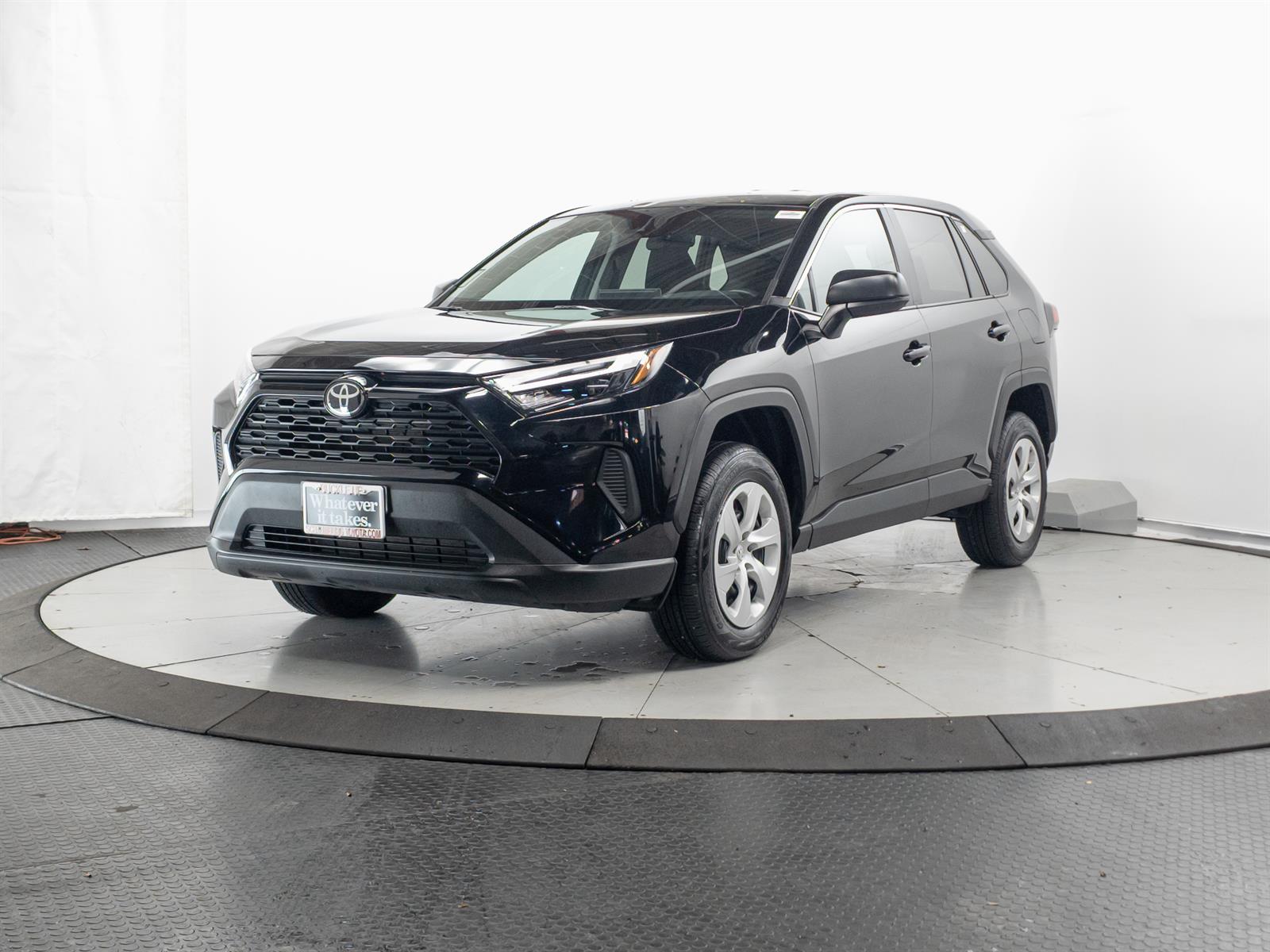 View vehicle photo 3