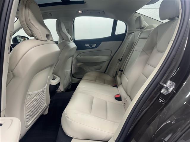 2021 Volvo S60 MOMENTUM