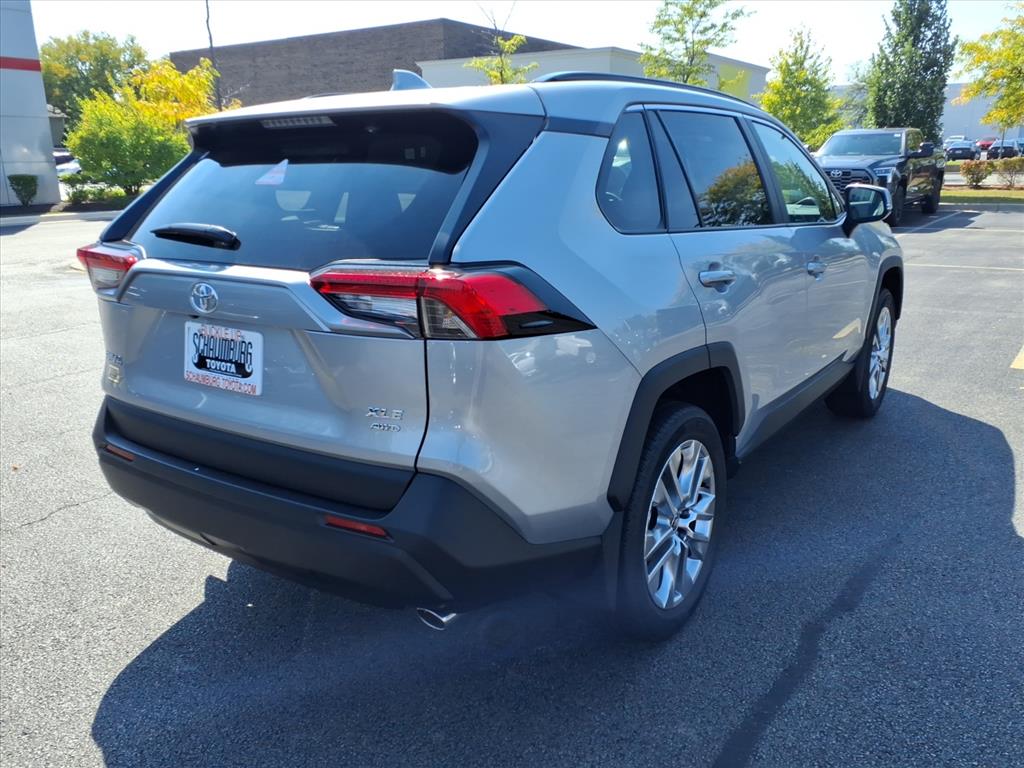 2025 Toyota RAV4 XLE Premium photo 4