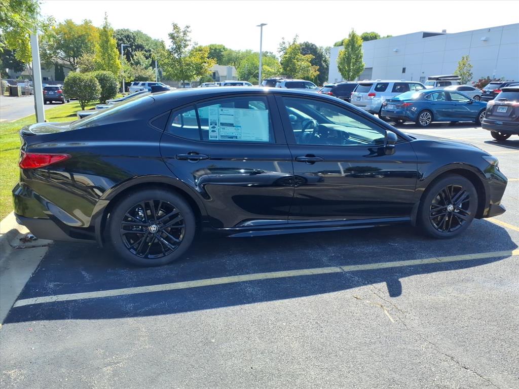 2026 Toyota Camry SE photo 6