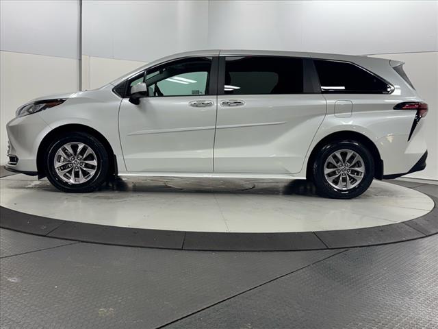 2022 Toyota Sienna XLE