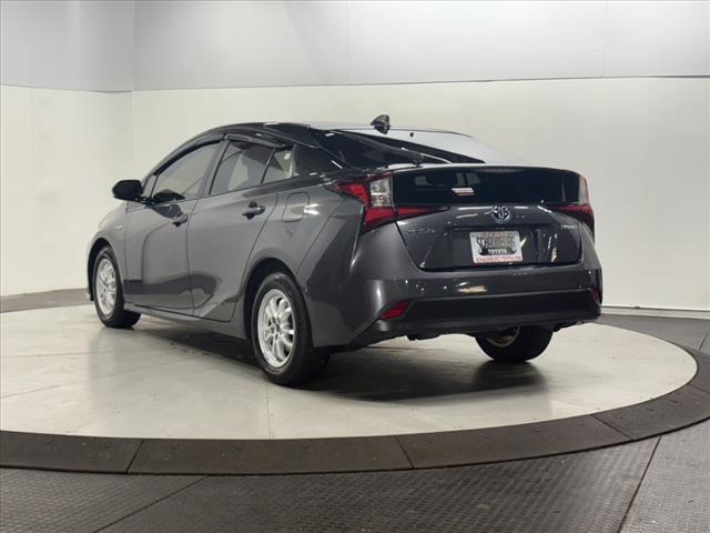 2020 Toyota Prius LE