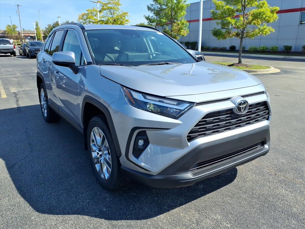 2025 Toyota RAV4 XLE Premium photo 6