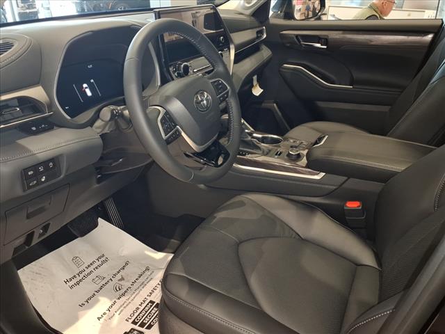 2025 Toyota Highlander LTD I4T AWD