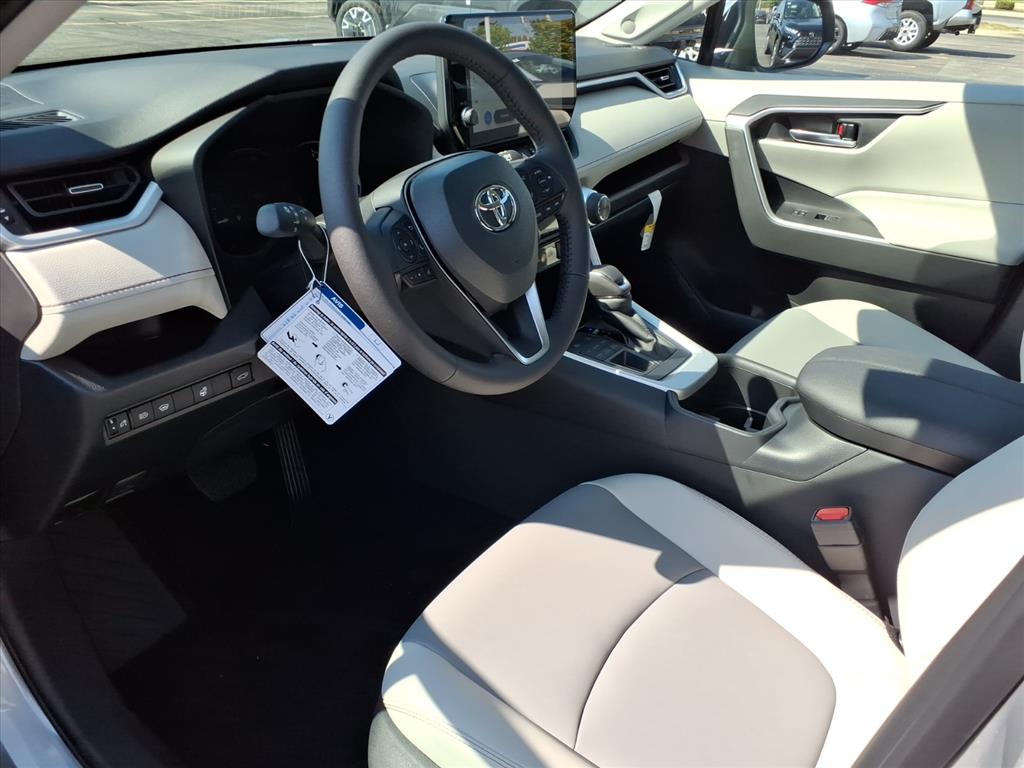2025 Toyota RAV4 XLE Premium photo 8