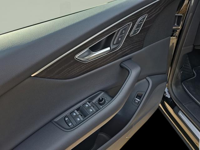 2023 Audi Q8 quattro Premium 55 TFSI