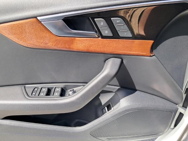 2023 Audi A4 quattro Premium 40 TFSI