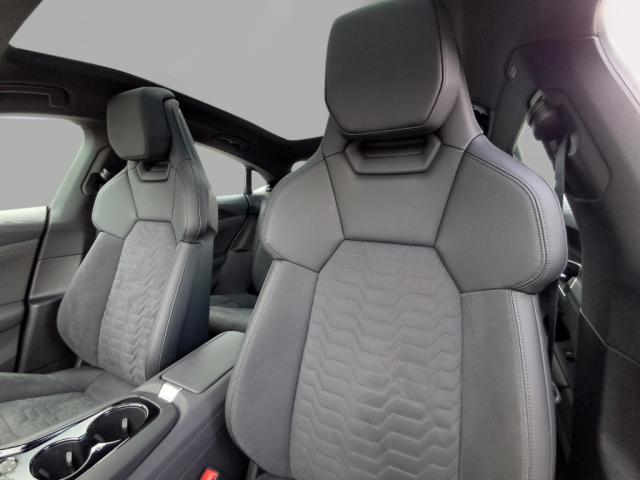 2022 Audi e-tron GT quattro Premium Plus