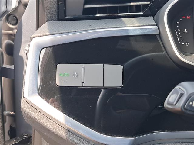 2022 Audi Q3 quattro Premium 40 TFSI