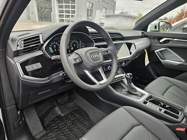 2025 Audi Q3 45 S line quattro Premium