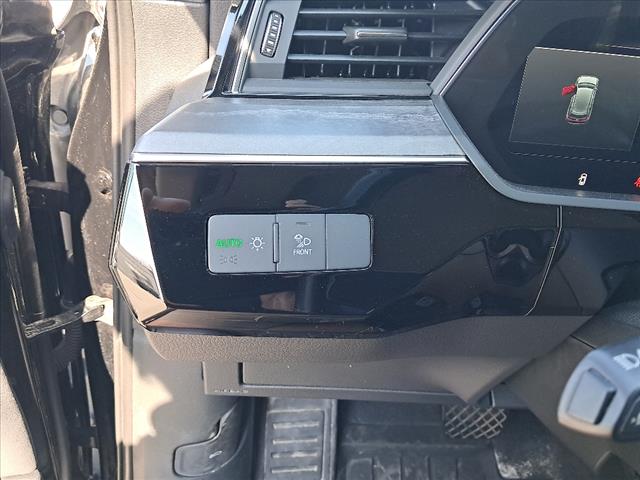 2023 Audi e-tron quattro Premium