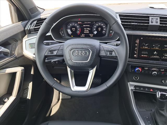 2025 Audi Q3 45 S line quattro Premium