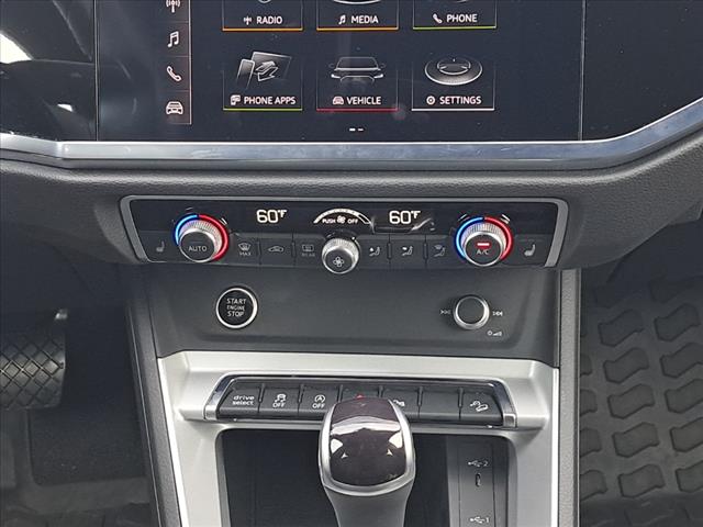 2022 Audi Q3 quattro Premium 40 TFSI