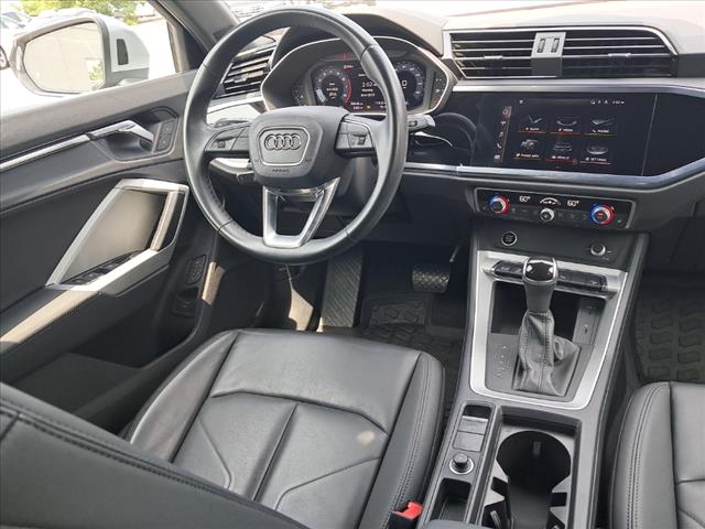 2022 Audi Q3 quattro Premium 40 TFSI