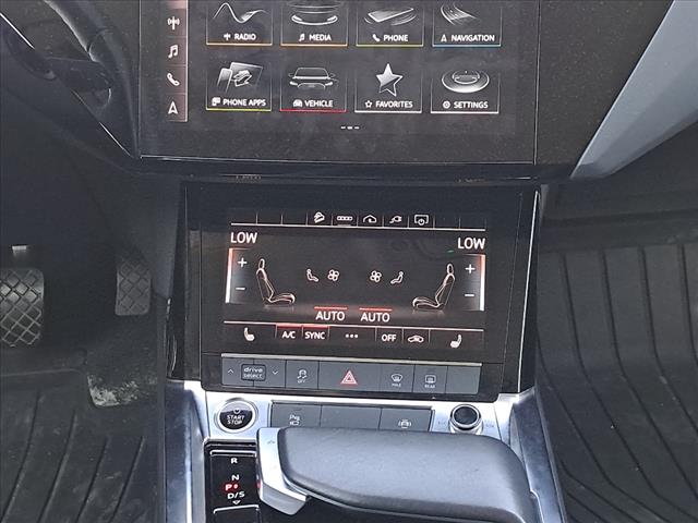 2023 Audi e-tron quattro Premium
