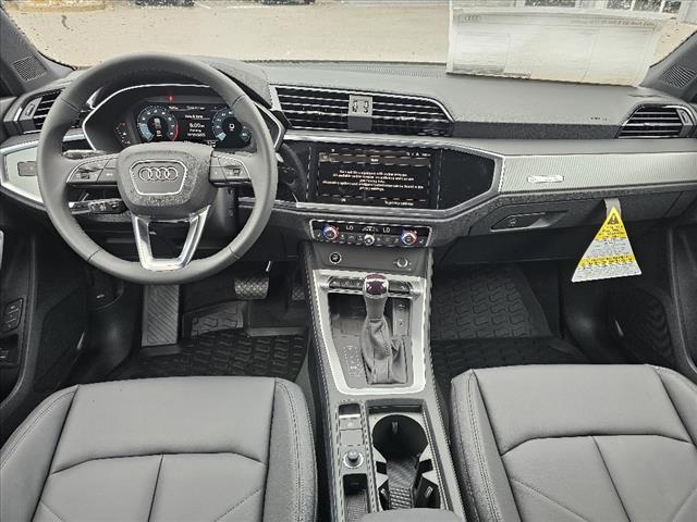 2025 Audi Q3 45 S line quattro Premium