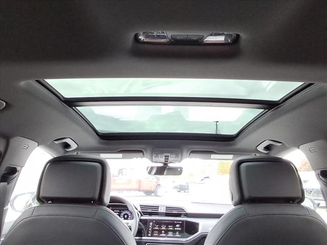 2025 Audi Q3 45 S line quattro Premium