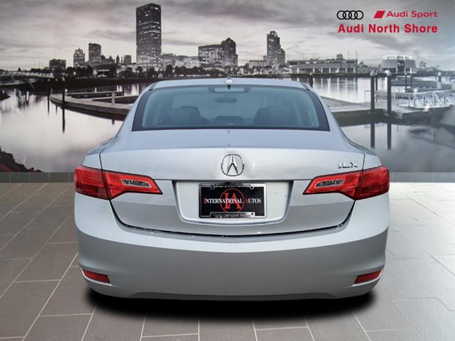 2013 Acura ILX 2.0L w/Tech