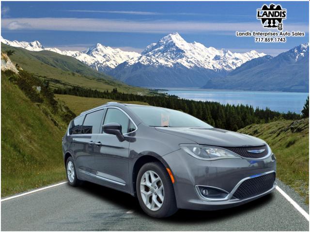 2017 Chrysler Pacifica Touring-L Plus