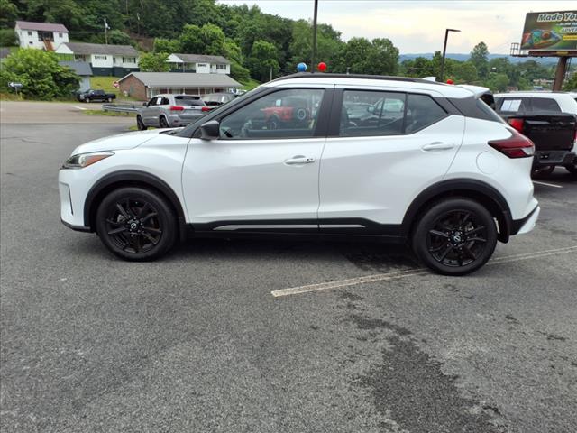 2023 Nissan Kicks SR