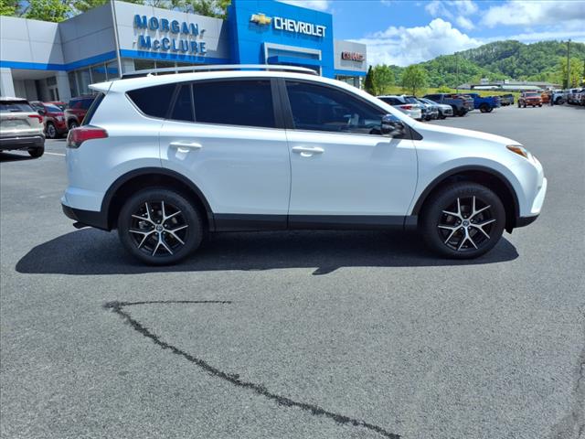 2017 Toyota RAV4 SE