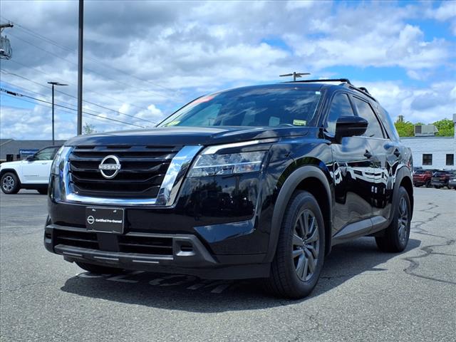 2022 Nissan Pathfinder SV