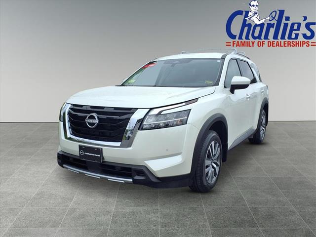 2024 Nissan Pathfinder SL
