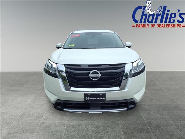 2024 Nissan Pathfinder SL