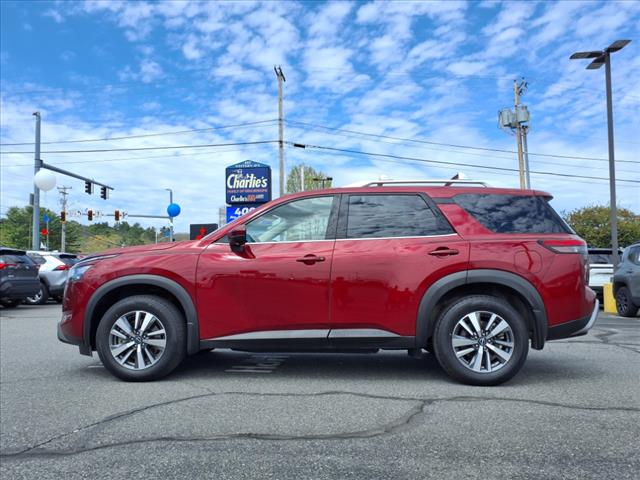 2024 Nissan Pathfinder SL