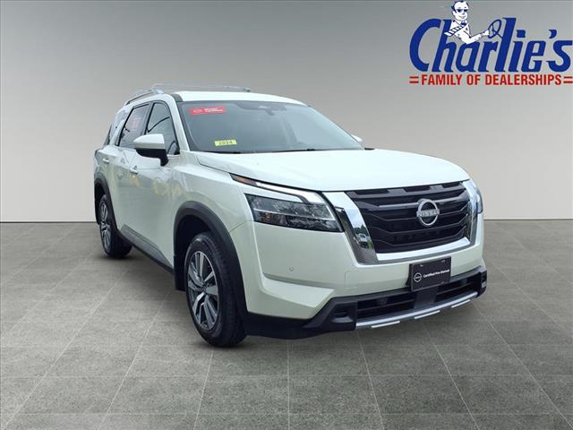 2024 Nissan Pathfinder SL
