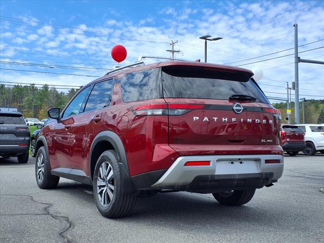 2024 Nissan Pathfinder SL