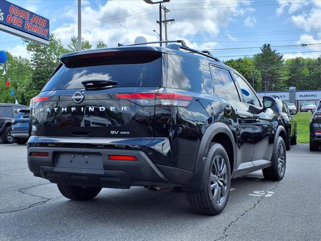 2022 Nissan Pathfinder SV