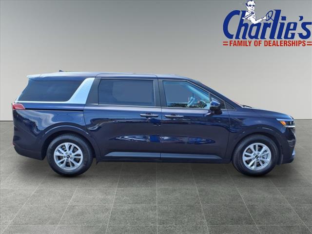 2024 Kia Carnival LX