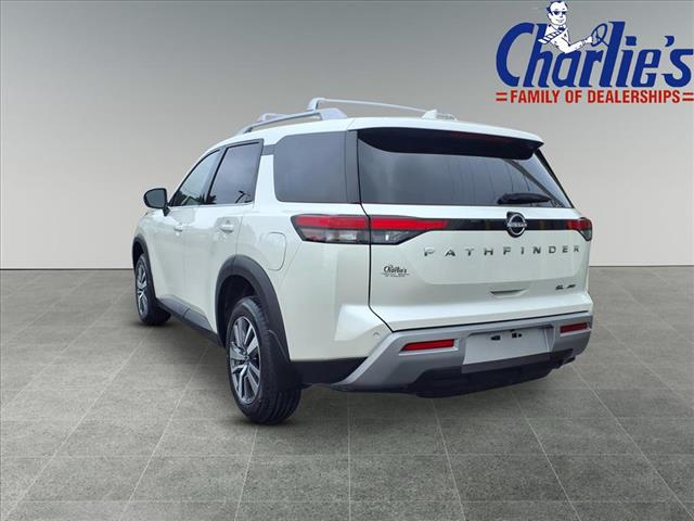 2024 Nissan Pathfinder SL