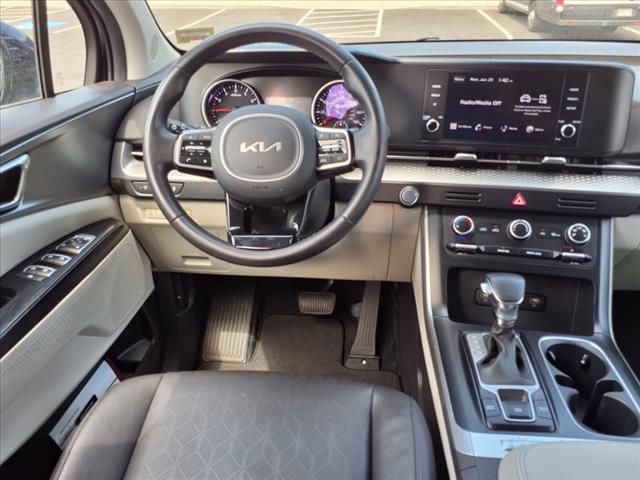 2024 Kia Carnival LX