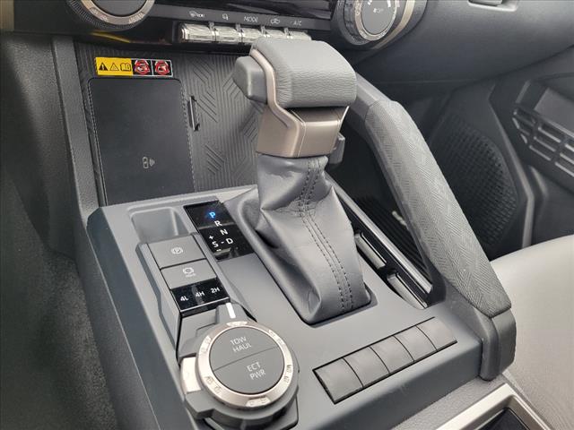 2025 Toyota Tacoma SR5 V6