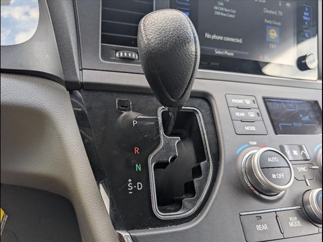 2017 Toyota Sienna LE 8 Passenger