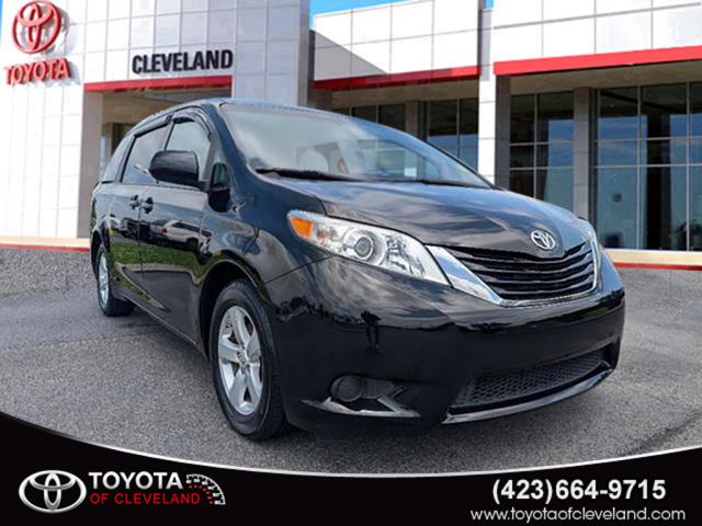 2017 Toyota Sienna LE 8 Passenger