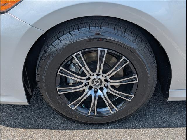 2020 Toyota Camry Hybrid LE