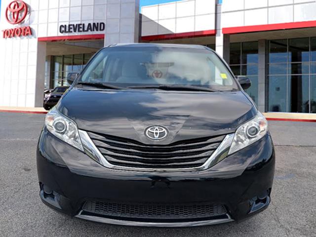 2017 Toyota Sienna LE 8 Passenger