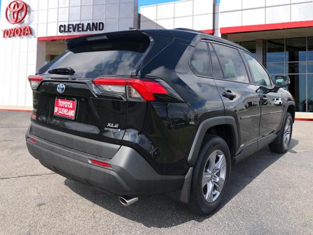 2022 Toyota RAV4 Hybrid XLE