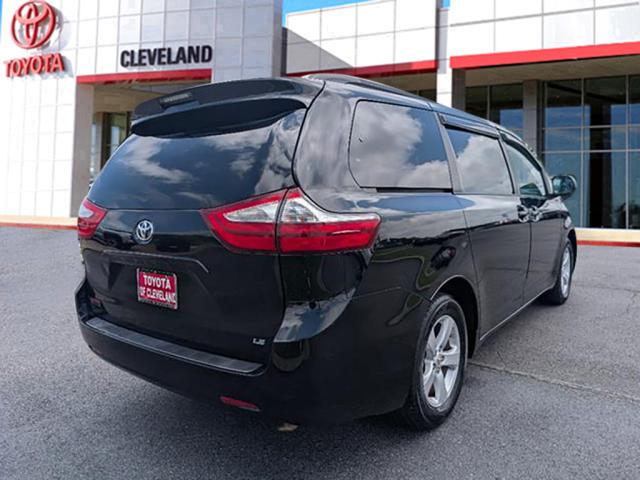 2017 Toyota Sienna LE 8 Passenger