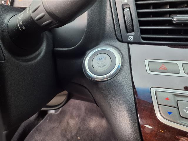 2011 INFINITI M37 x