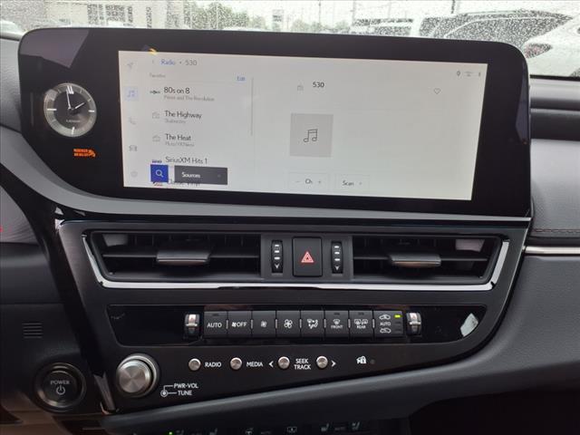 2025 Lexus ES 300h 300h Luxury