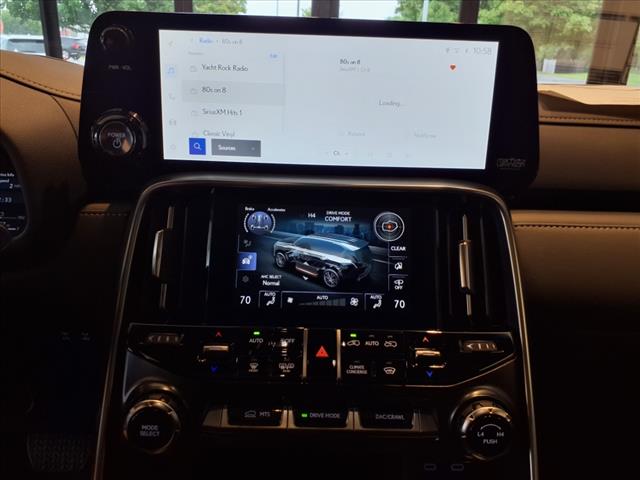 2025 Lexus LX 700h 