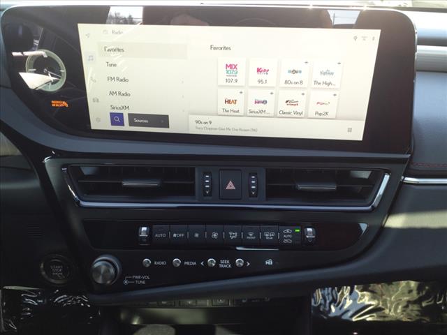 2024 Lexus ES 350 F SPORT Handling