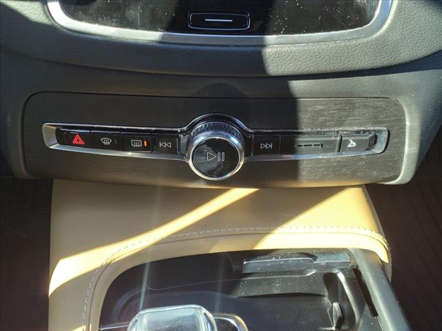 2024 Volvo XC90 B6 Ultimate Bright Theme 7P